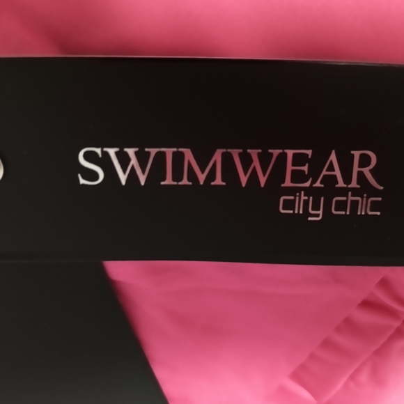 City Chic Ruffles Women One Piece Swimsuit / Size 14 - Picture 8 of 9